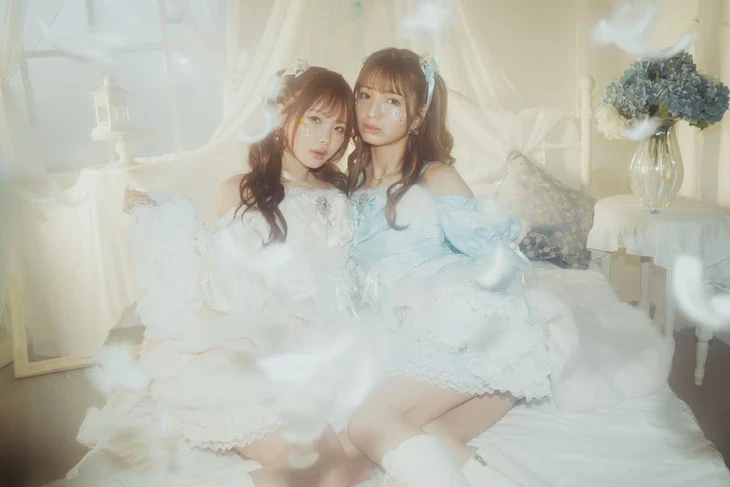 Debut fleuЯR: Kolaborasi Ichika dan Sumire dengan Sentuhan Pop Klasik